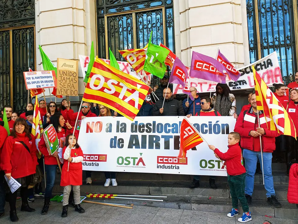 Ambas partes han pactado una indemnizaci&oacute;n de 53 d&iacute;as por a&ntilde;o trabajado con un tope de 25 mensualidades