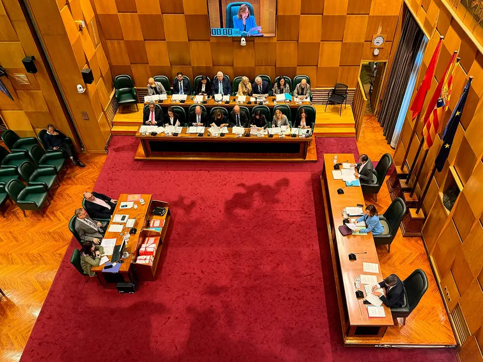 Sal&oacute;n de Plenos del Ayuntamiento de Zaragoza