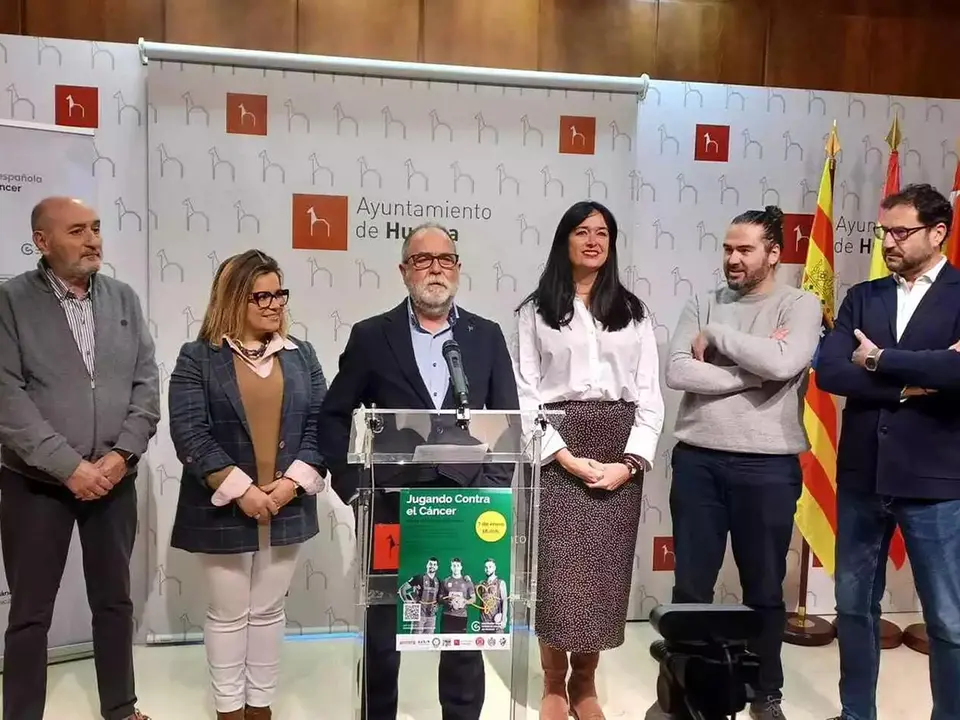 El triangular se disputa a partir de las 18.00 horas del domingo 7 de enero en el Palacio de los Deportes. Fotograf&iacute;a: S.D. Huesca.