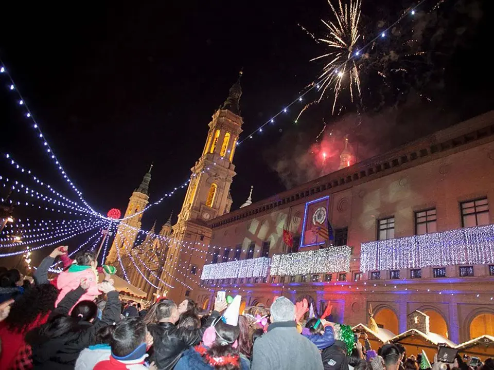 Nochevieja cotill&oacute;n plaza del Pilar Ayuntamiento de Zaragoza