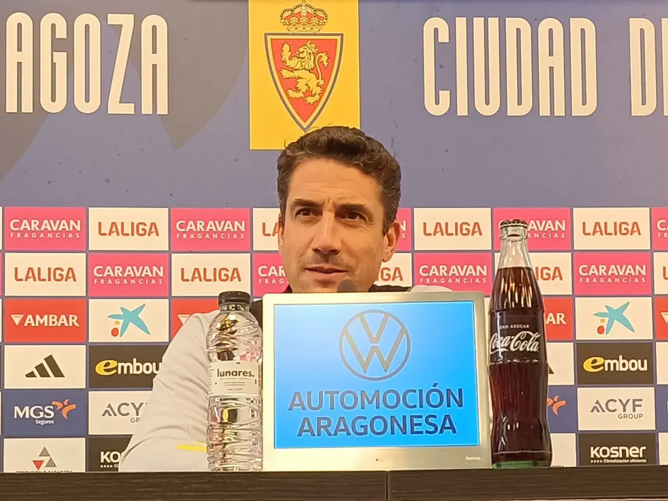 Julio Vel&aacute;zquez en la sala de prensa de la Ciudad Deportiva