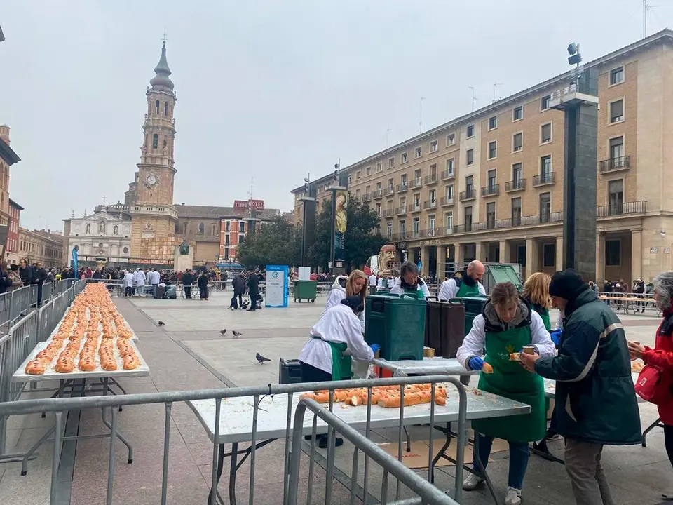 En total, se han repartido 20.000 porciones de rosc&oacute;n y 800 litros de chocolate caliente.
