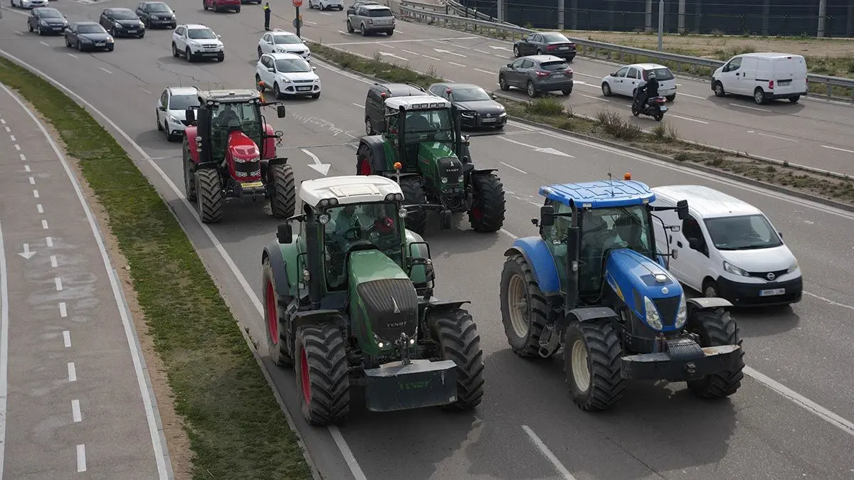 Imagen de la tractorada del martes. Foto: Andr&eacute;s Garc&iacute;a
