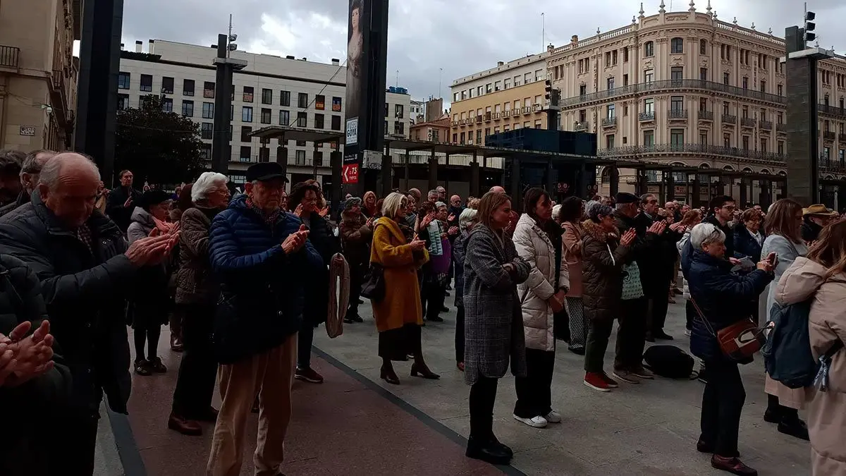 Con este gesto han querido mostrar su &ldquo;solidaridad&rdquo; a todos los efectivos y cuerpos de la Guardia Civil.