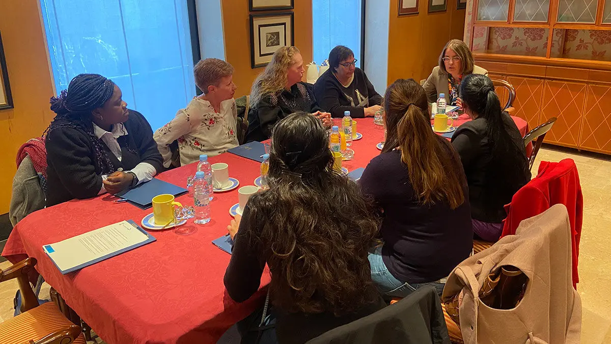 La Justicia de Arag&oacute;n recibe en su sede a mujeres de colectivos vulnerables.