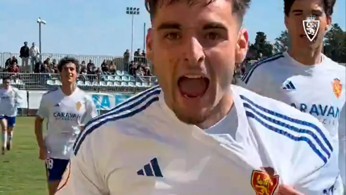Cuenca celebra el primer gol del Deportivo Arag&oacute;n. Foto: RZ Cantera.