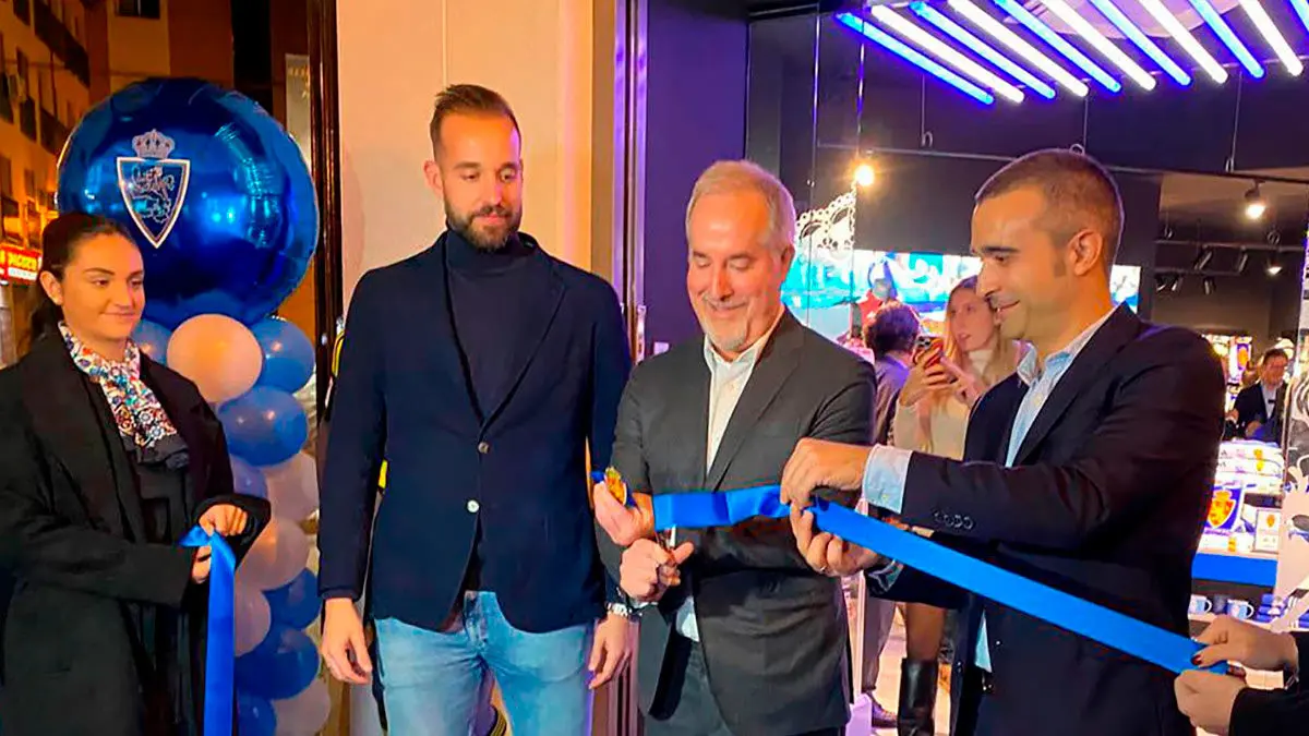 Jorge Mas inaugur&oacute; la nueva tienda del club en su &uacute;ltima visita, hace casi cuatro meses