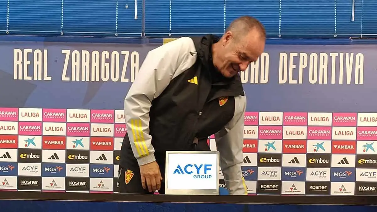 V&iacute;ctor Fern&aacute;ndez, en la comparecencia previa al Huesca - Real Zaragoza