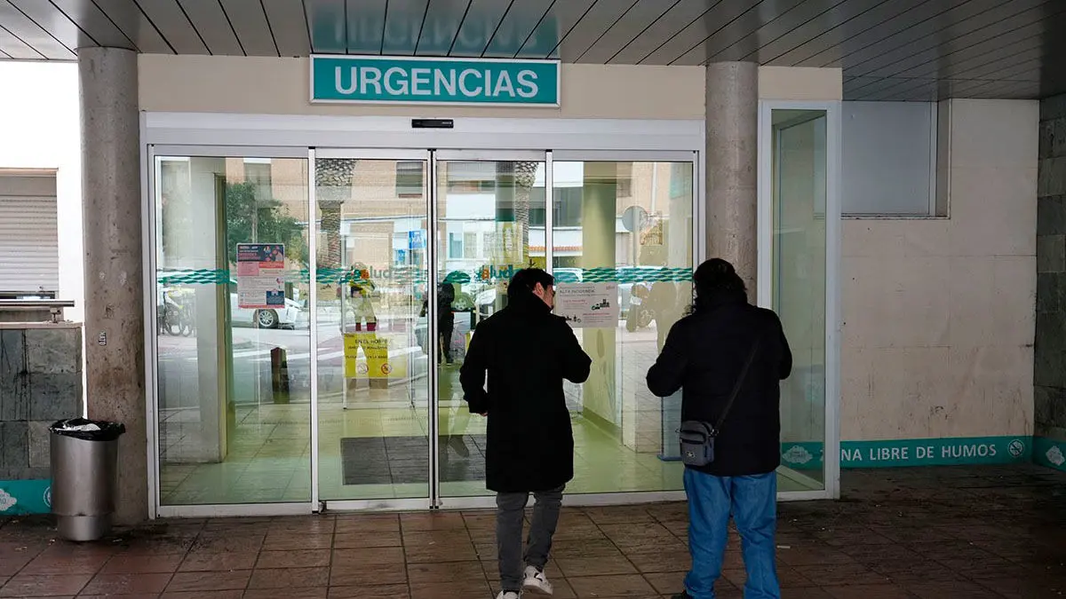 Entrada a las urgencias del Miguel Servet. Foto: Andr&eacute;s Garc&iacute;a