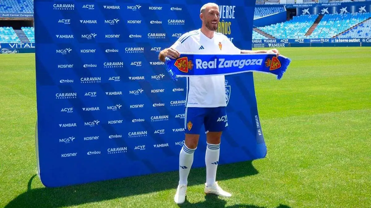 Sergi Enrich, en el d&iacute;a de su presentaci&oacute;n con el Real Zaragoza