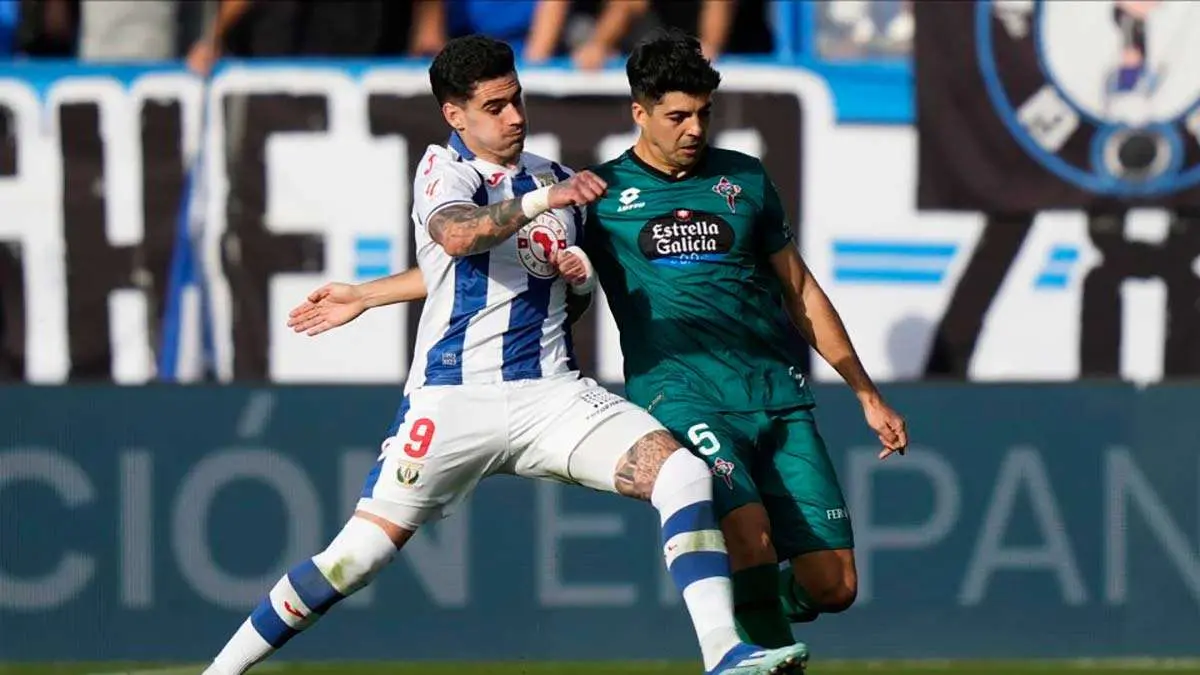 Clemente fue titular en el Real Zaragoza 2-2 Racing de Ferrol