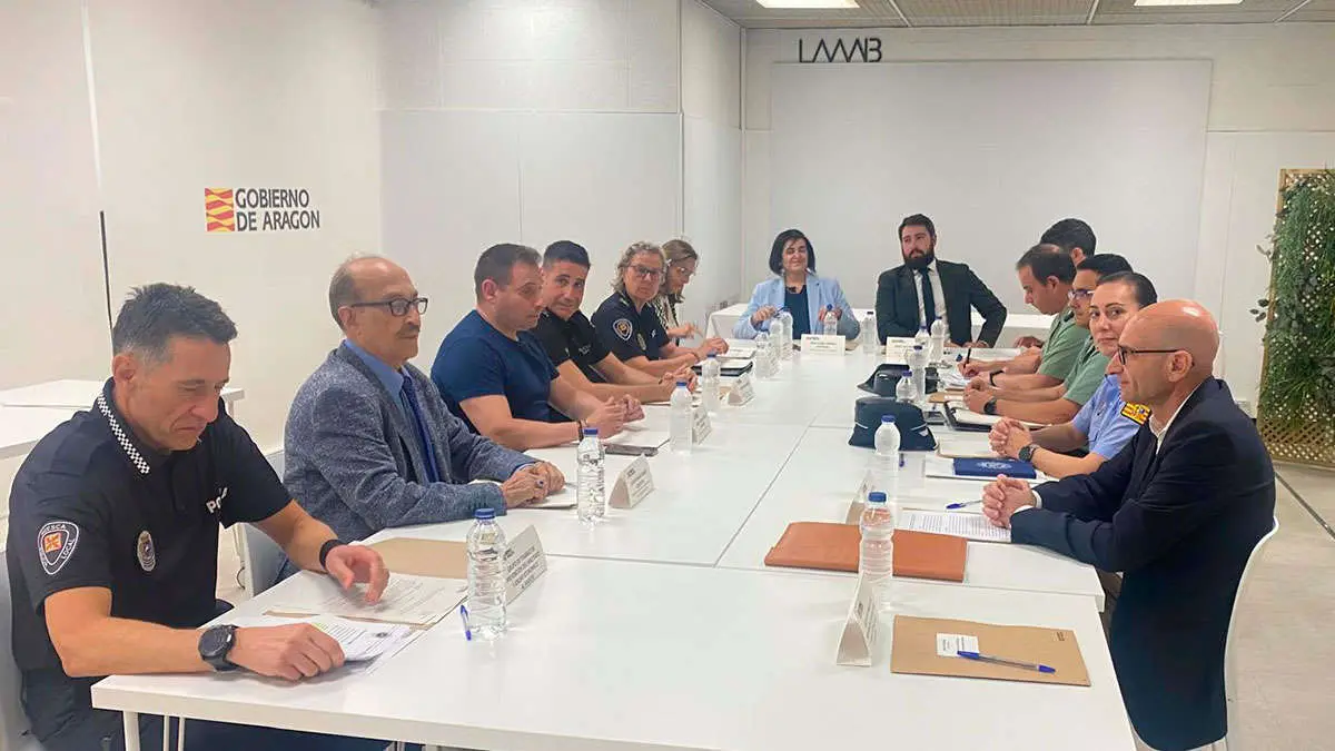 La DGA construye un espacio com&uacute;n para prevenir el maltrato y las estafas a personas mayores