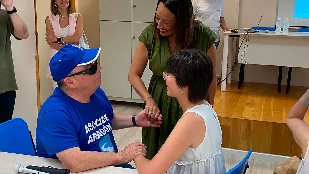Vivir con sordoceguera en Arag&oacute;n: &ldquo;El tacto es mi herramienta para conectarme con el mundo&rdquo;