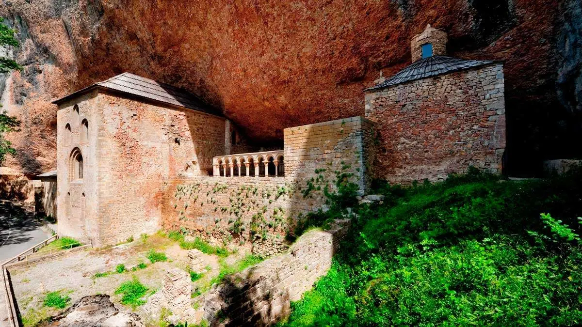 monasterio-de-piedra