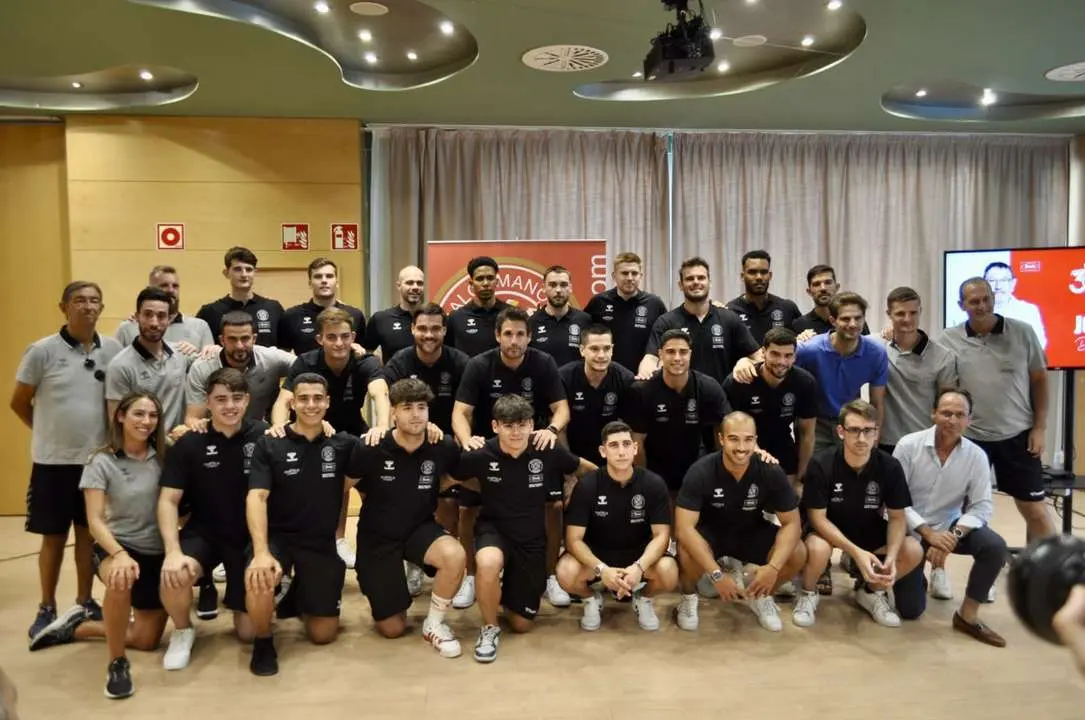 Bada Huesca presenta su plantilla 2024/2025