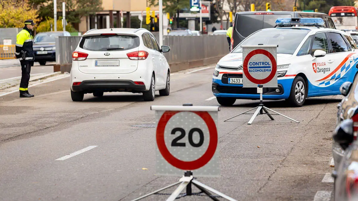 Control de alcoholemia en Zaragoza. Foto: Polic&iacute;a Local