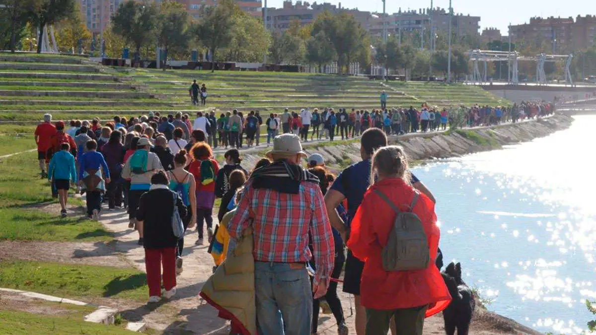 Os Andarines organiza una nueva andada en homenaje a Labordeta en el Parque del Agua