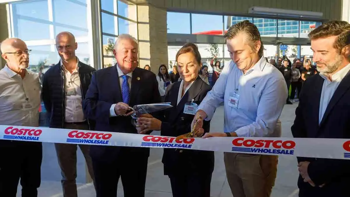 Las puertas de Costco se han abierto este viernes a las 08.00 horas