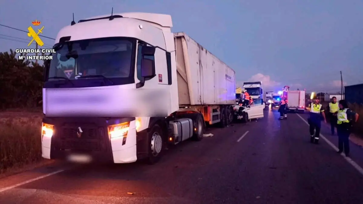 El cami&oacute;n involucrado en el accidente mortal ocurrido en Zaid&iacute;n, donde ha fallecido un joven de L&eacute;rida