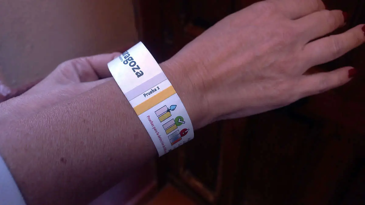 pulseras-antidroga-test-fiestas-pilar-zaragoza-ayuntamiento-puntos-violeta