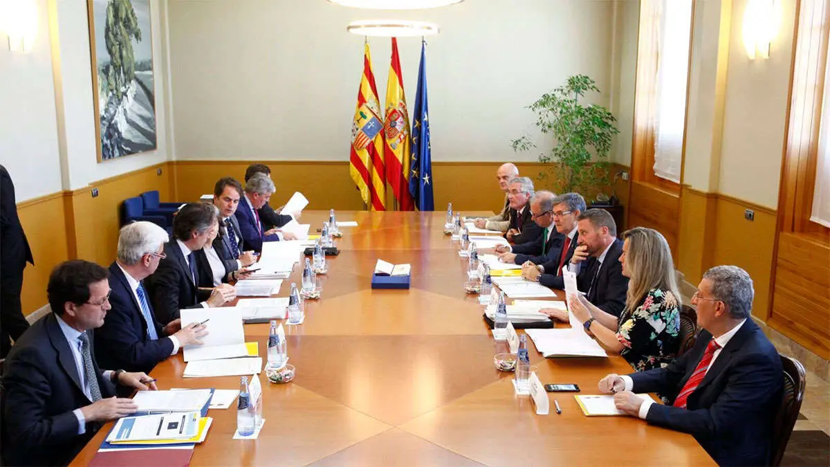 Reuni&oacute;n bilateral con el gobierno de Rajoy. Foto: DGA