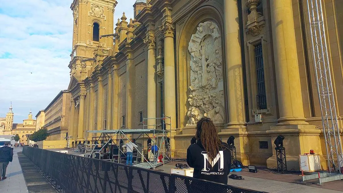 monumental-tour-zaragoza-lluvia-plaza-pilar-basilica
