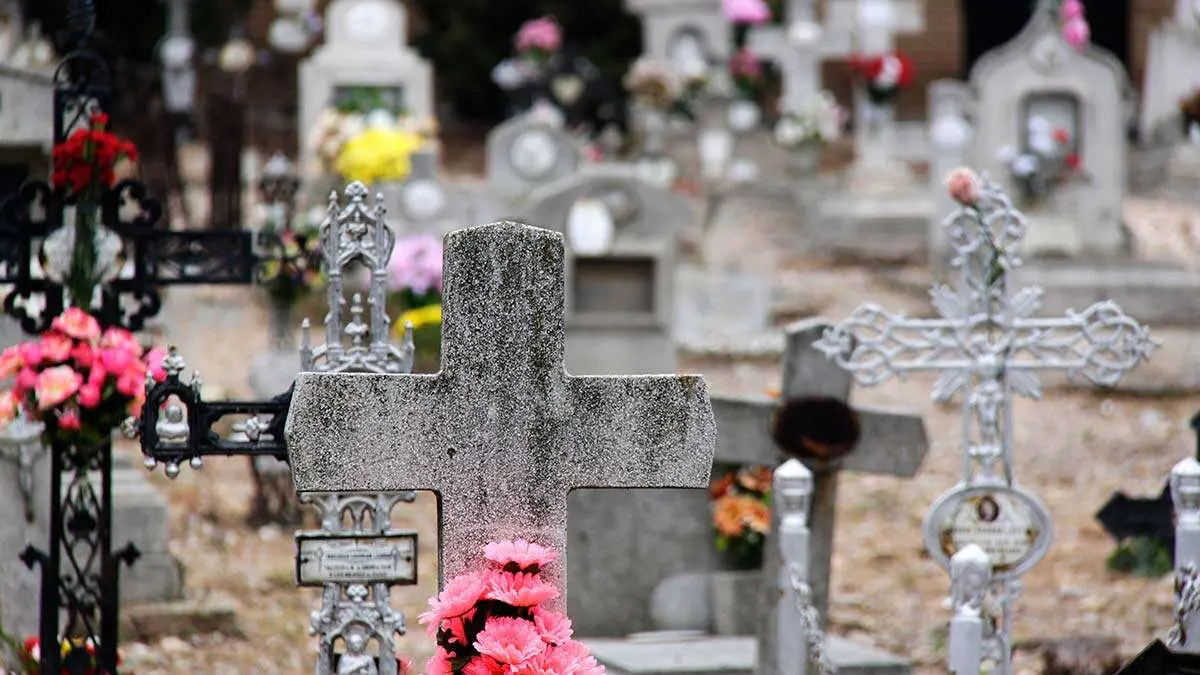 programaci&oacute;n-cultural-visitas-guiadas-nocturnas-cementerio-torrero-zaragoza