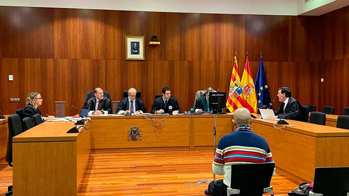El acusado de agresi&oacute;n sexual, esta ma&ntilde;ana en la Audiencia Provincial de Zaragoza