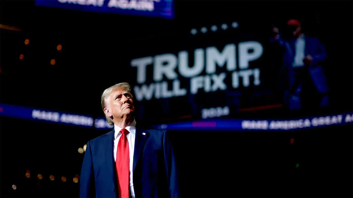 El lema "Trump lo arreglar&aacute;", durante un mitin. Foto: @RealDonaldTrump