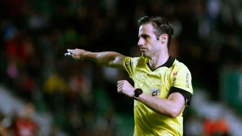 Gonz&aacute;lez Esteban volver&aacute; a arbitrar al Huesca. Foto de archivo.