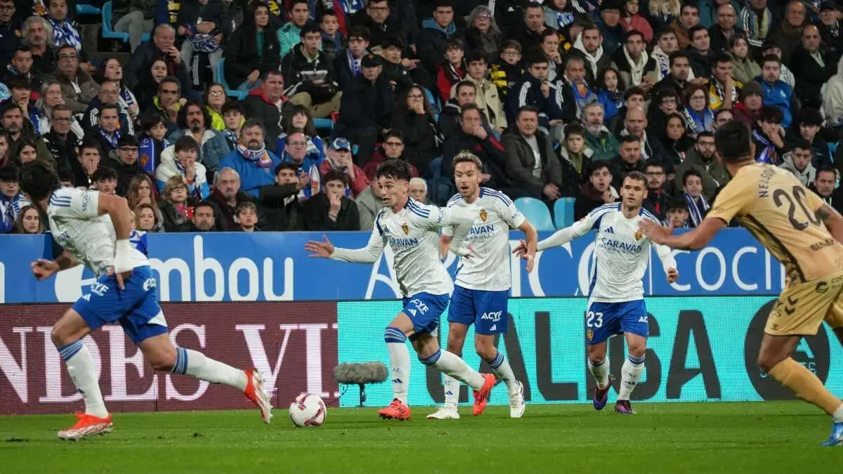 El Real Zaragoza no pas&oacute; del empate ante el M&aacute;laga. Foto: Pilar &Aacute;lvarez