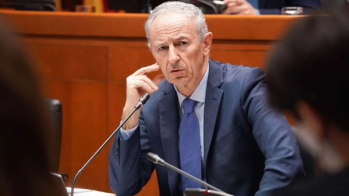 El director del Instituto Aragon&eacute;s del Agua, Luis Esta&uacute;n, esta semana en la Comisi&oacute;n de Medio Ambiente. Foto: Cortes de Arag&oacute;n