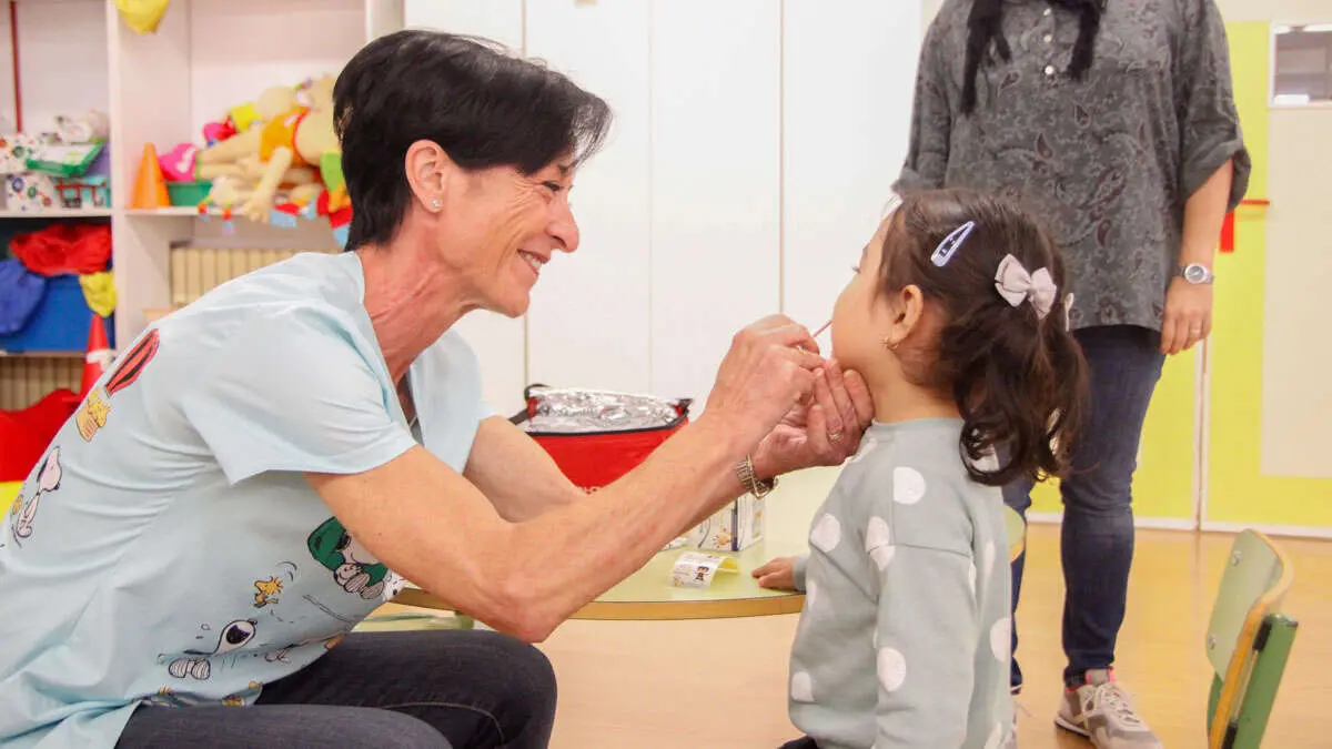 La direcci&oacute;n general de Salud P&uacute;blica y la gerencia de Atenci&oacute;n Primaria del Salud han organizado conjuntamente esta jornada especial para facilitar la accesibilidad al sistema. Foto: Pilar &Aacute;lvarez