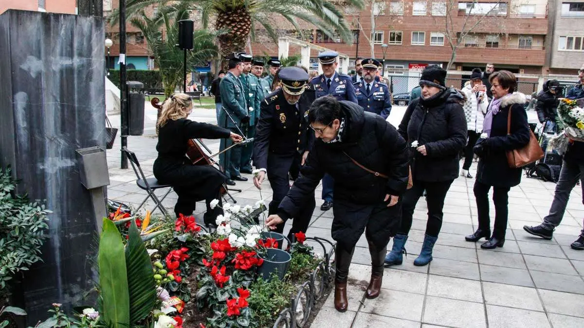 _homenaje_guardia-civil_1-12