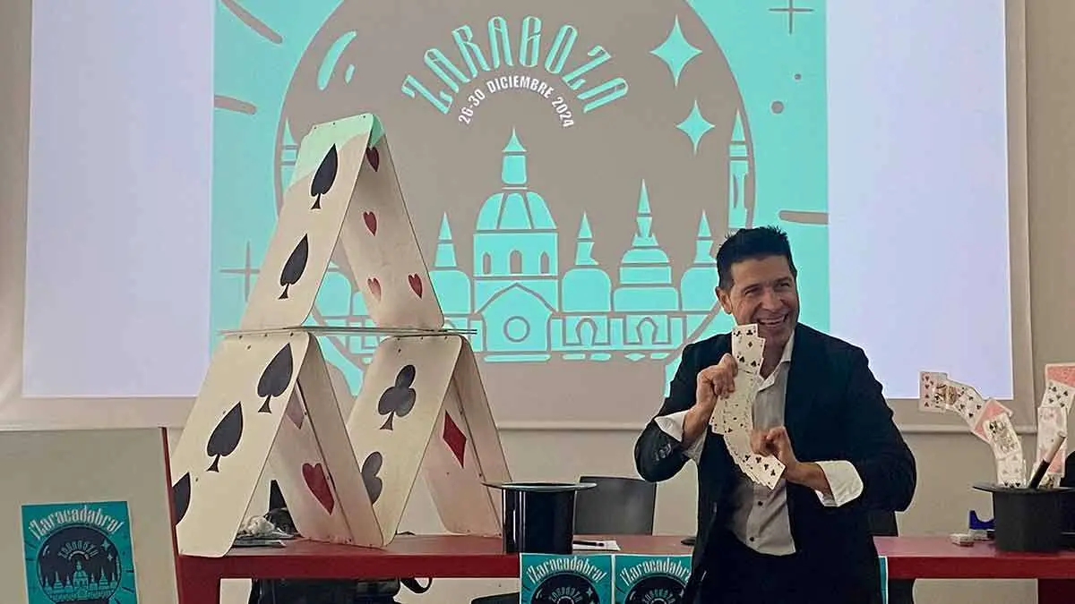 El mago Ismael Civiac en la presentaci&oacute;n de la duod&eacute;cima edici&oacute;n del Zaracadabra.