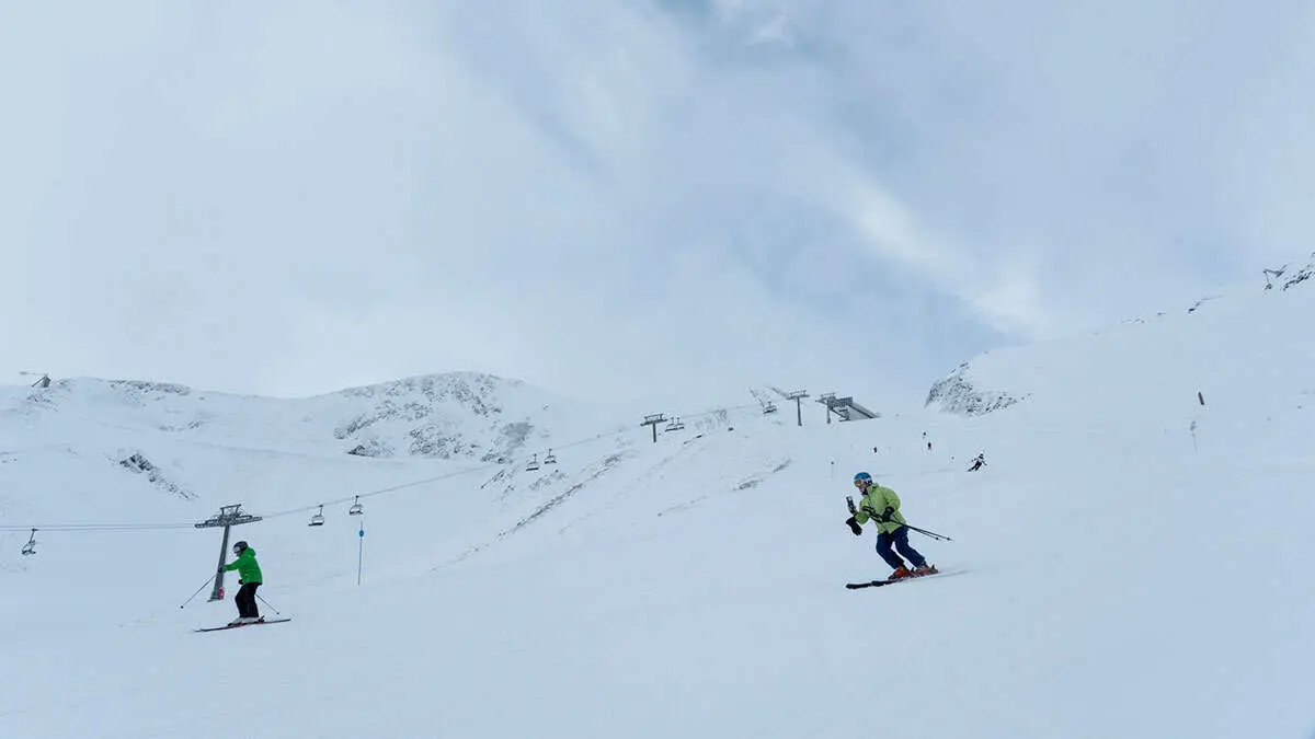Esquiadores en Formigal el pasado fin de semana. Foto: Grupo Aram&oacute;n