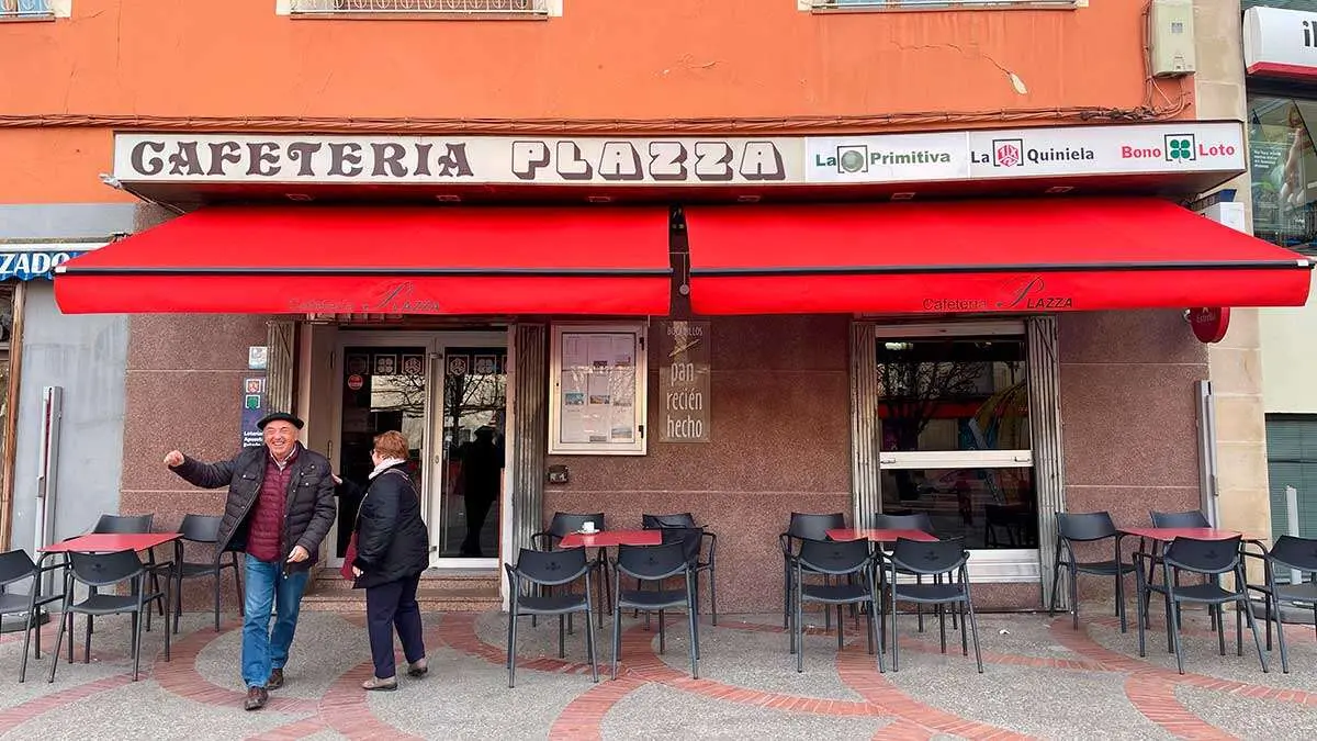 La cafeter&iacute;a Plazza de Caspe ha vendido un boleto agraciado con 50.000 euros. Foto: Cafeter&iacute;a Plazza