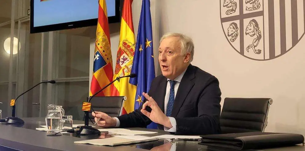 El consejero de Fomento, Vivienda, Log&iacute;stica y Cohesi&oacute;n Territorial del Gobierno de Arag&oacute;n, Octavio L&oacute;pez, galardonado por reactivar la Torre del Agua