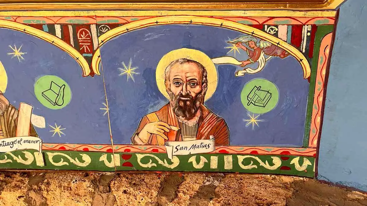 Un nuevo rostro ha aparecido en la Iglesia de Latre, en Huesca, donde anteriormente estaba pintado el de Eduardo Lacasta