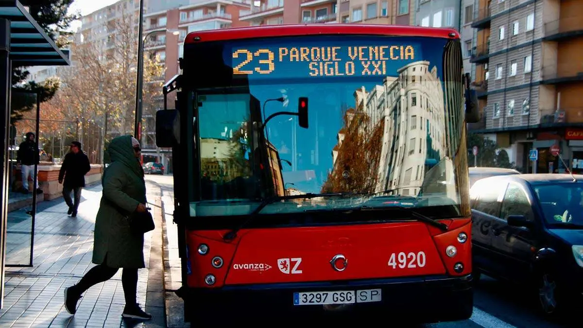 bus23