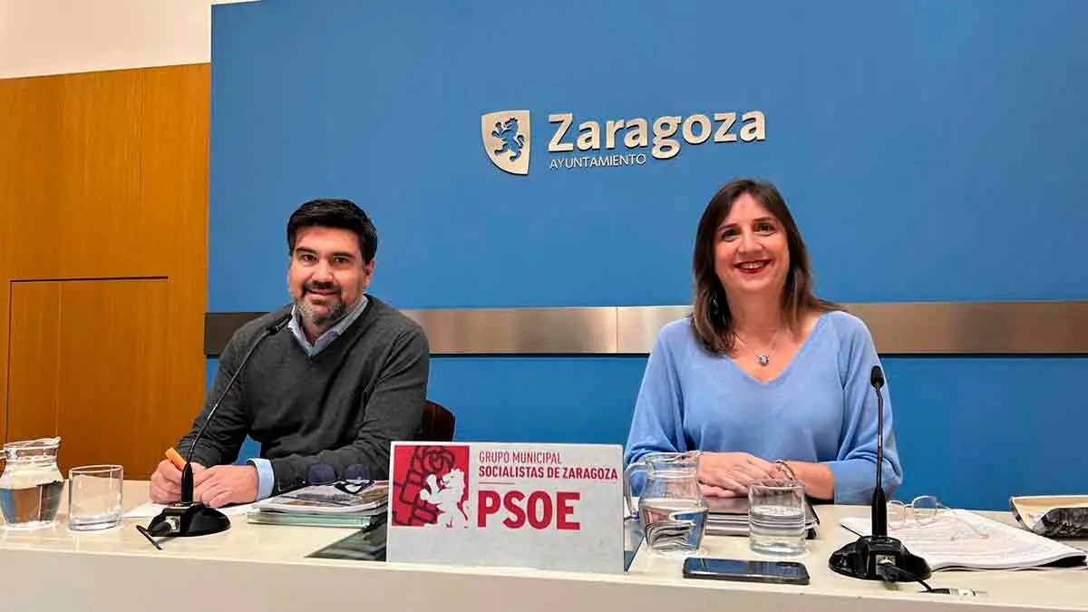 Lola Ranera y Horacio Royo este viernes en la rueda de prensa. | Foto: PSOE