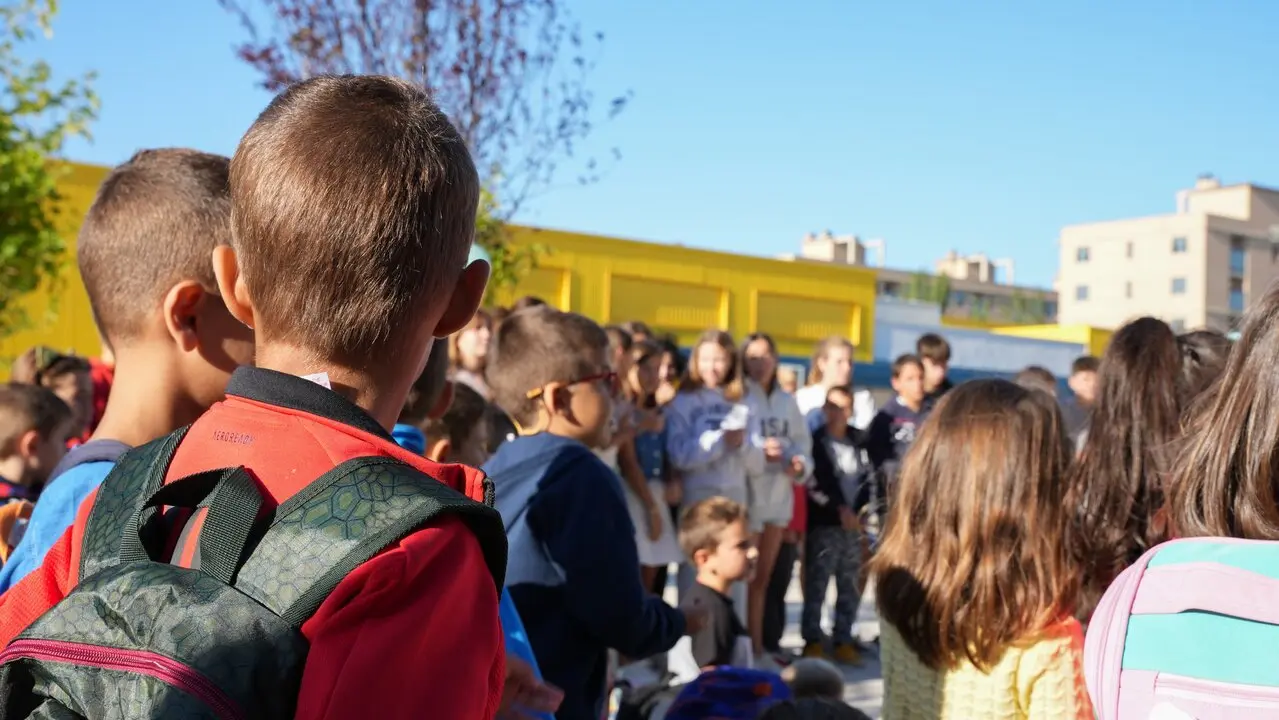 colegios colegio ni&ntilde;os centro educativos educaci&oacute;n mochila