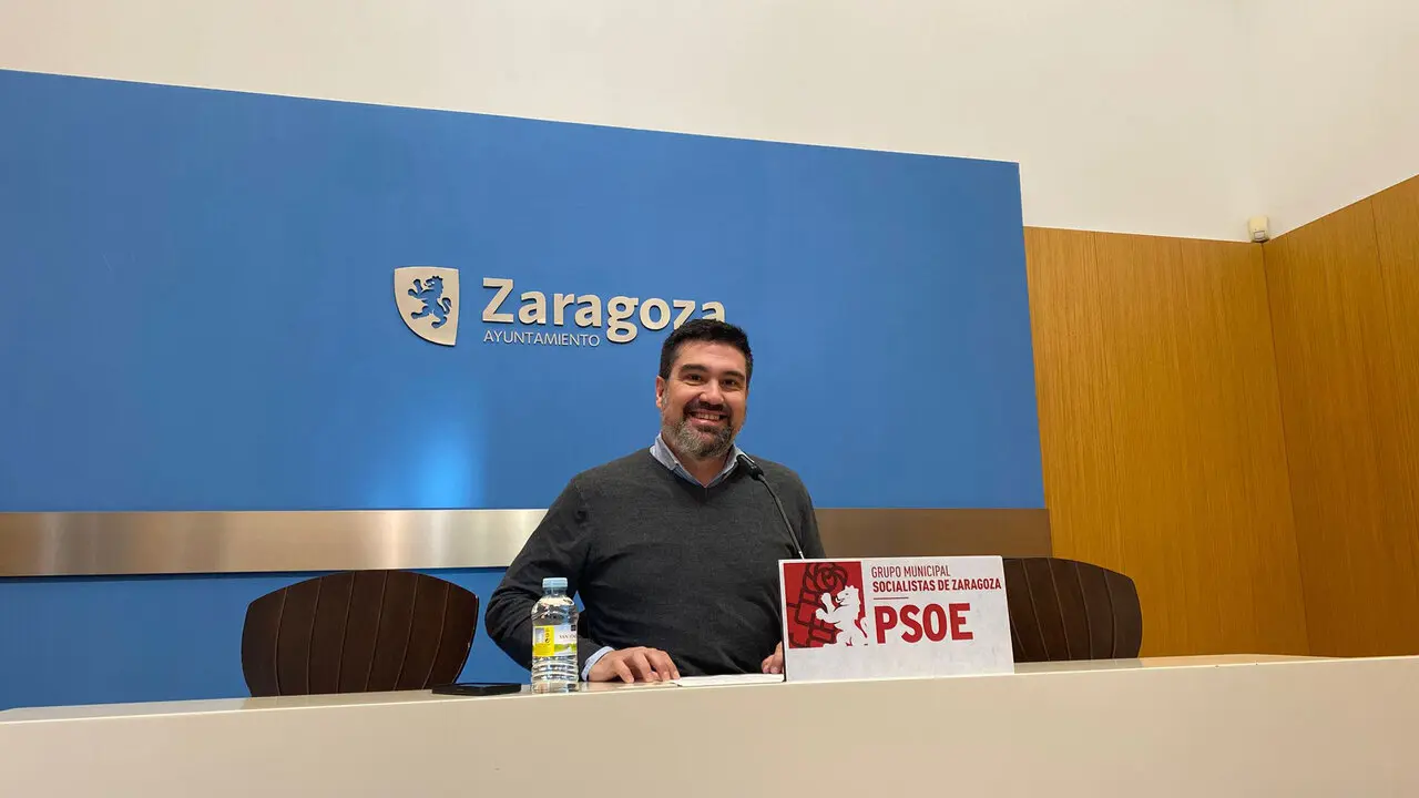 El concejal socialista, Horacio Royo, este viernes en rueda de prensa.