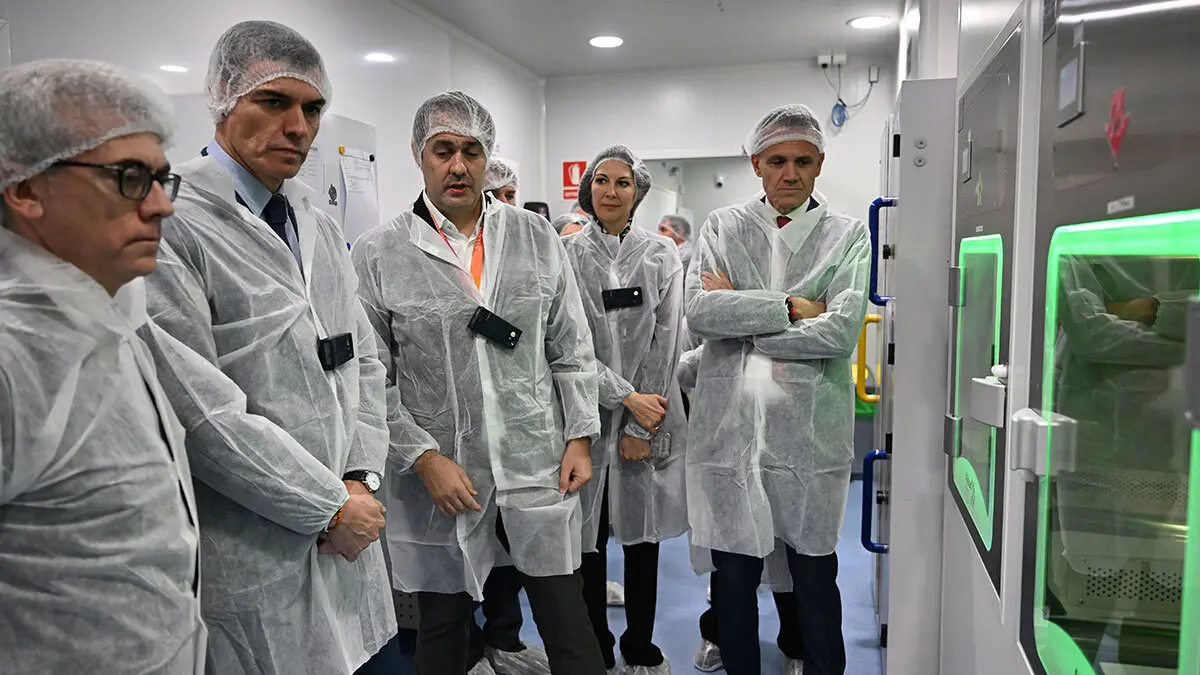 Visita de S&aacute;nchez a Novartis. Foto: Borja Puig (Moncloa)