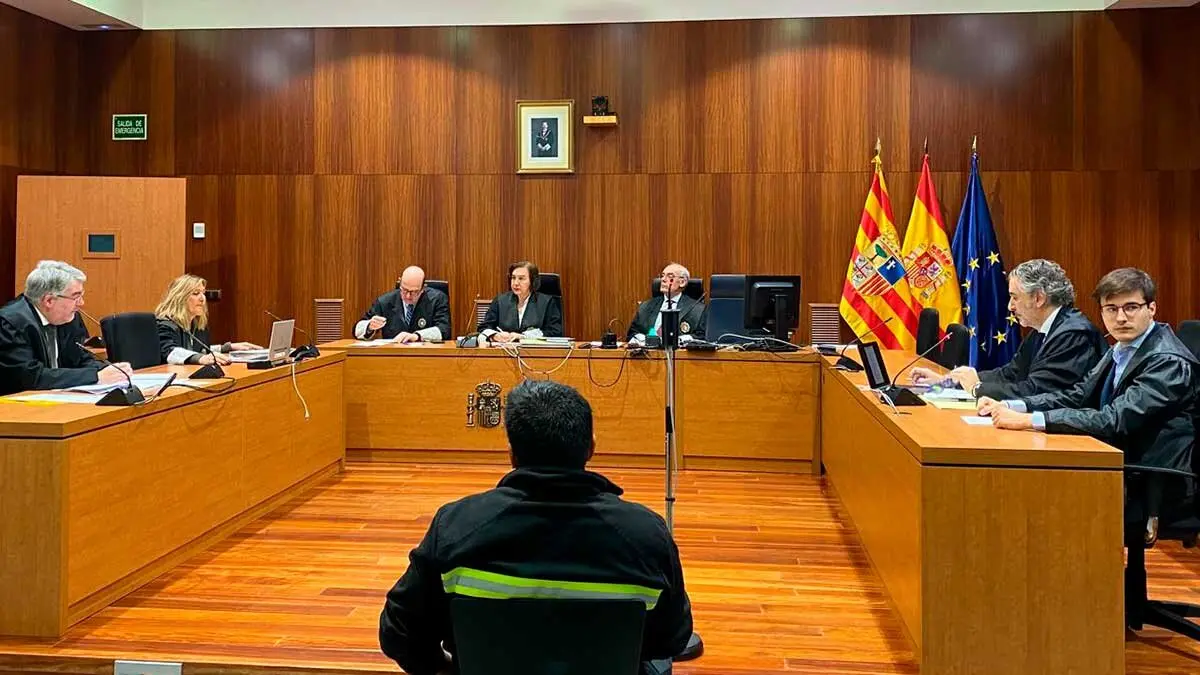 Una presunta v&iacute;ctima de agresi&oacute;n sexual en Zaragoza afirma que fue violada por su t&iacute;o-primo cuando ejerc&iacute;a de ni&ntilde;era de su hijo peque&ntilde;o.