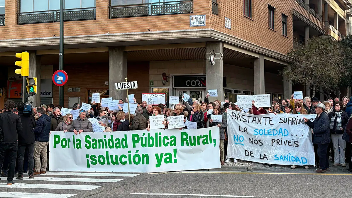 Los vecinos piden una sanidad p&uacute;blica rural de "calidad"