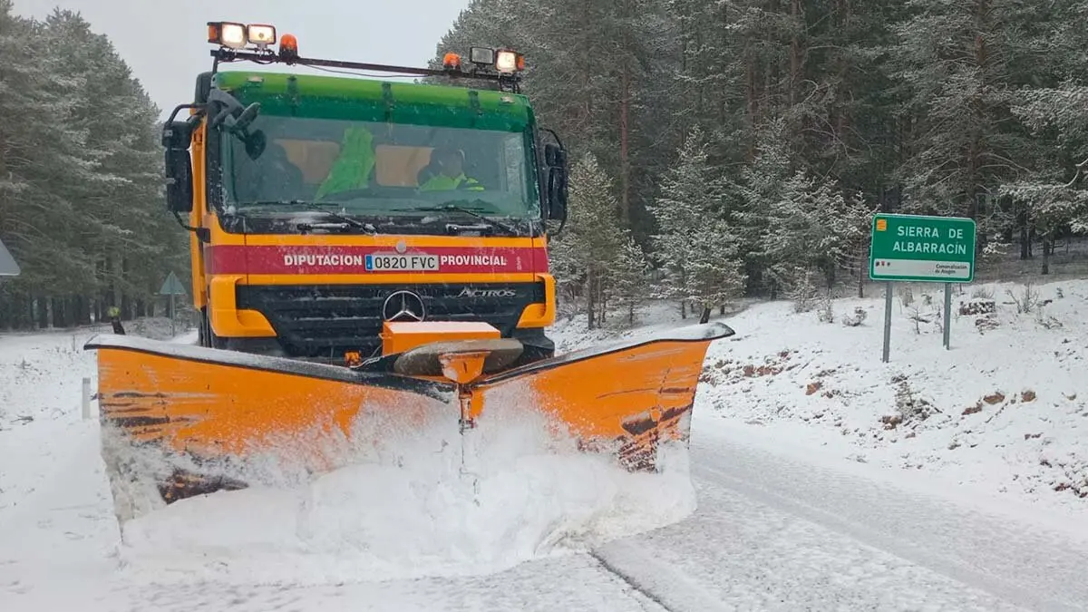 Las m&aacute;quinas han tenido trabajo en Teruel. Foto: DPT