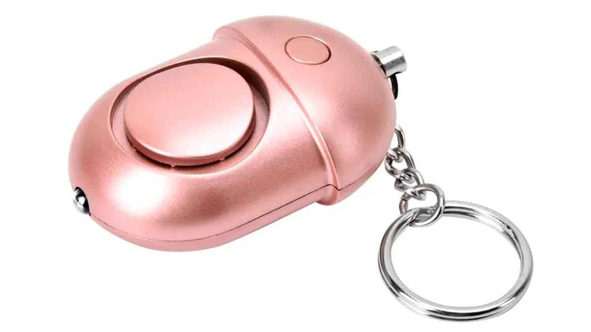Llavero anti-violadores o de defensa personal de la marca Serlium que se vende en Amazon.