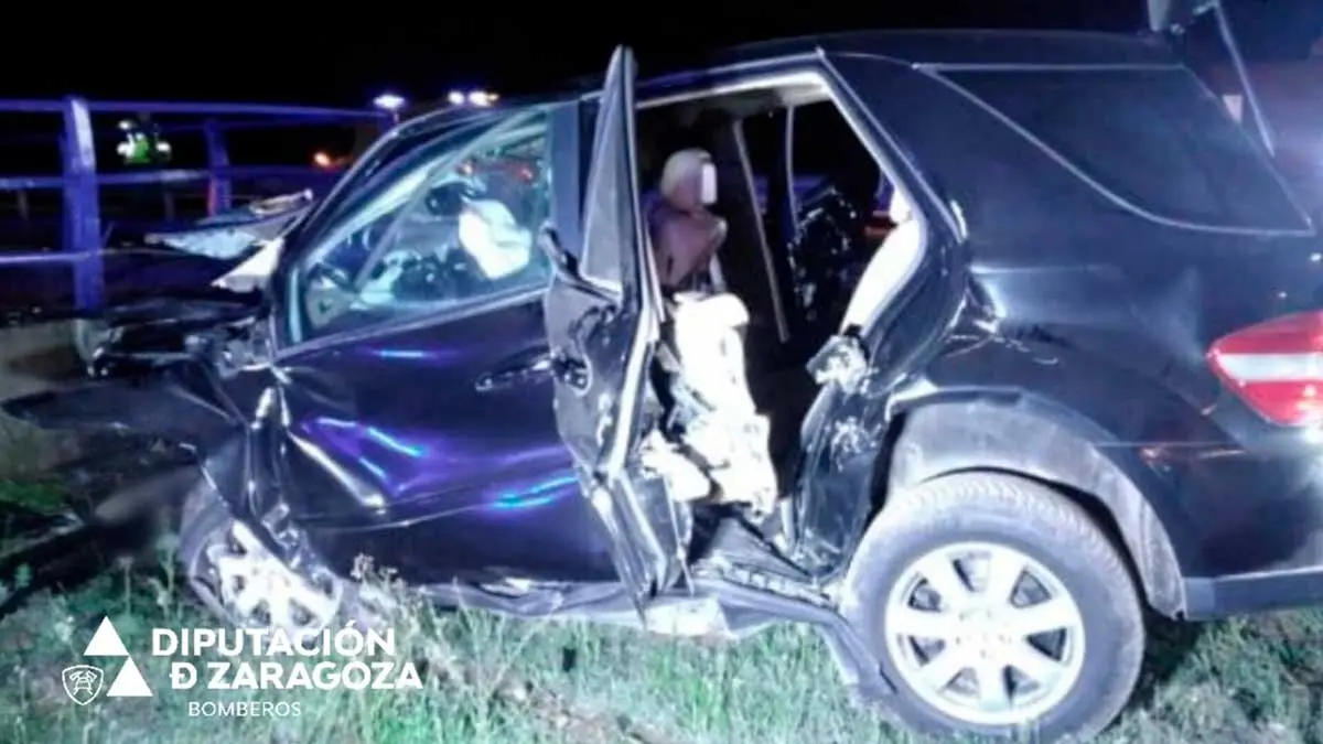 El conductor y el otro ocupante, ambos de 54 a&ntilde;os, han fallecido en un accidente de tr&aacute;fico a la altura de Mall&eacute;n.
