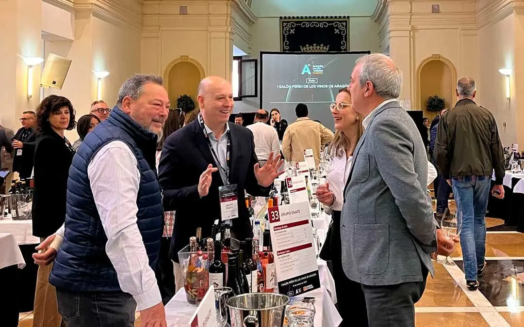 El primer Sal&oacute;n Pe&ntilde;&iacute;n de los Vinos de Arag&oacute;n ha reunido este lunes en Zaragoza a 50 bodegas  de toda la comunidad